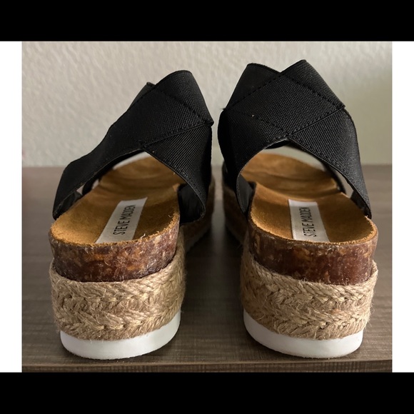 Steve Madden Kimmie Black Sandals.  Size 6 - Picture 3 of 11